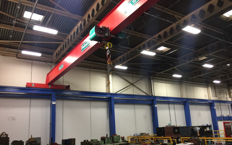 Verlinde wire rope hoist helps UK mould shop boost lifting capacity